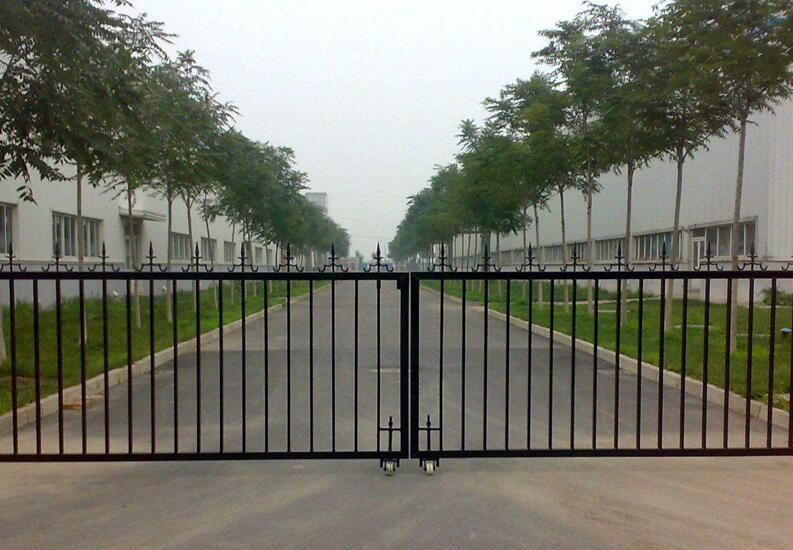 新疆阿勒泰铁艺护栏的选择看油漆工艺焊接手法和手工工艺