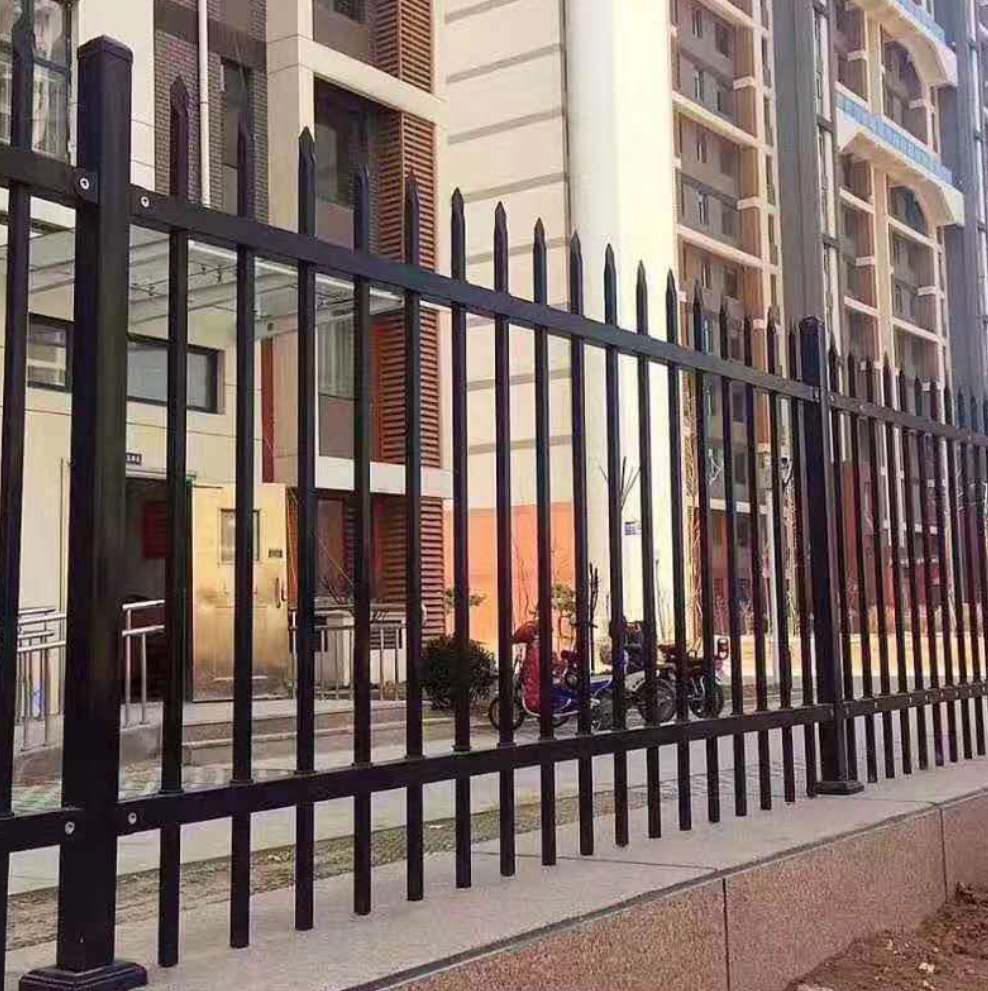 新疆阿勒泰小区护栏优点分析