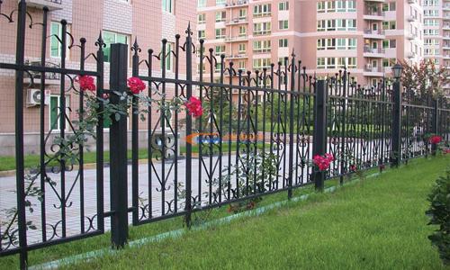 新疆阿勒泰铁艺护栏越来越受到大众的青睐