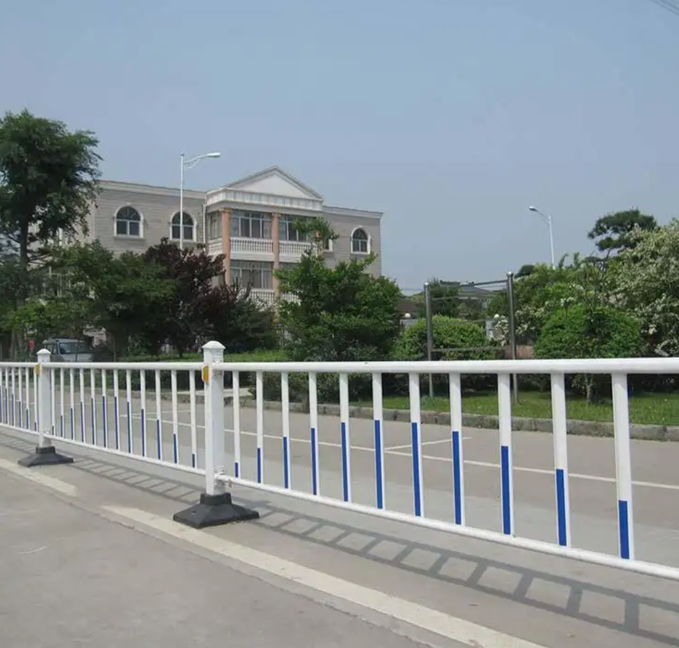 新疆阿勒泰市政护栏的几种安装方法