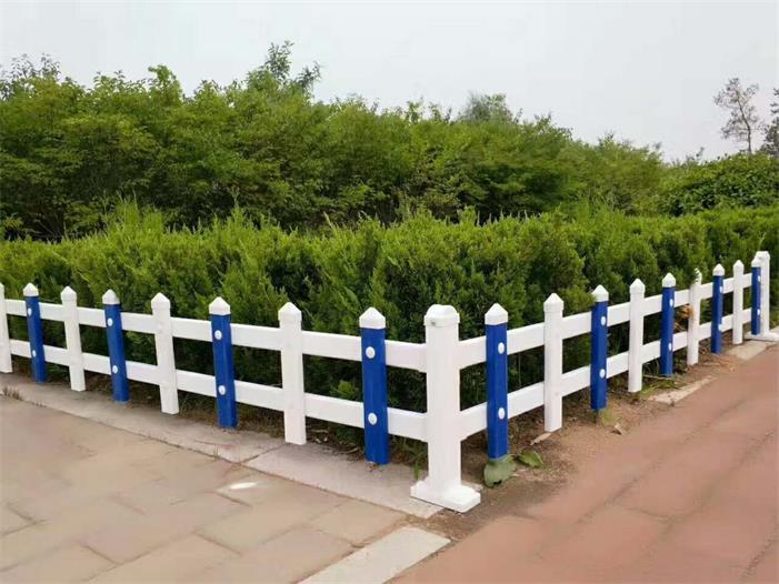 草坪护栏