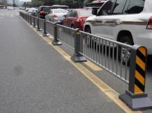 道路护栏安装