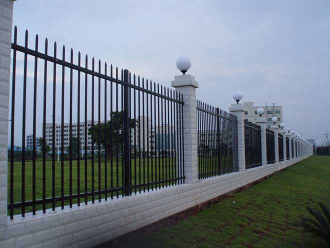 学校锌钢护栏